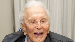 Doliu imens în lumea filmului! Legendarul actor Kirk Douglas a murit la 103 ani