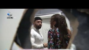 Roxana și Turcu de la Puterea dragostei, bătaie pe holuri! Un concurent a spus adevărul despre relația celor doi: "I-a rupt tricoul și lanțul. Am filmuleț"