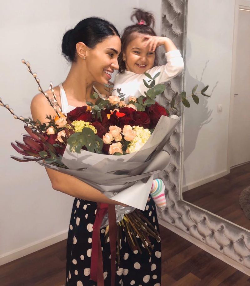 Detaliu din fotografia cu Adelina Pestrițu și Virgil Ștebelea!