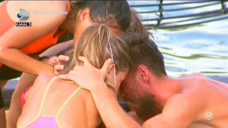 Răsturnare de situație la Survivor România! Războinicii au pierdut pentru prima dată competiția, însă tensiunile din tabăra adversă continuă. Elena Ionescu dă cărțile pe față