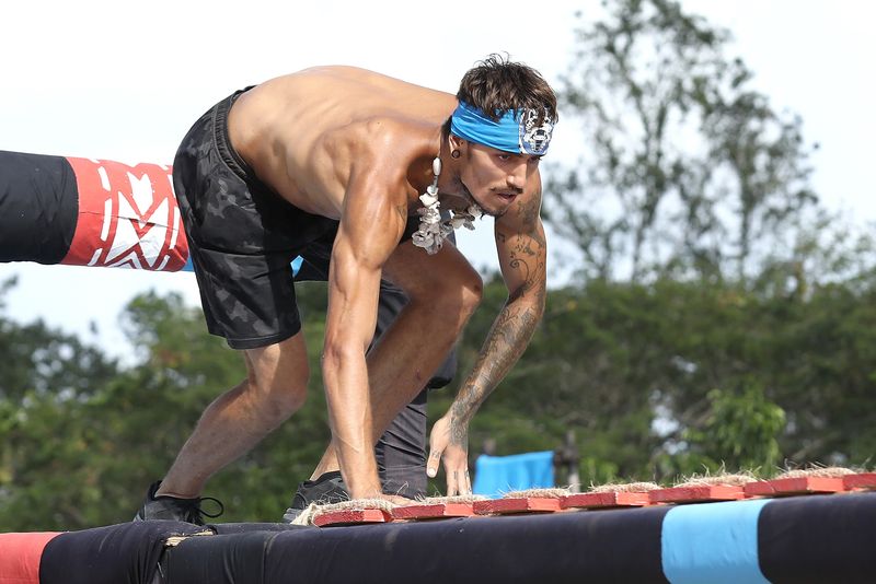 Emanuel Neagu, Razboinicul de la „Survivor Romania”, pe punctul de a-si pierde fratele geaman: "Era legat de pat..." Emanuel Neagu, Razboinicul de la „Survivor Romania”, pe punctul de a-si pierde fratele geaman: "Era legat de pat..."