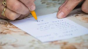 Coronavirus. Un preot din Iași strânge pomelnice pe Facebook