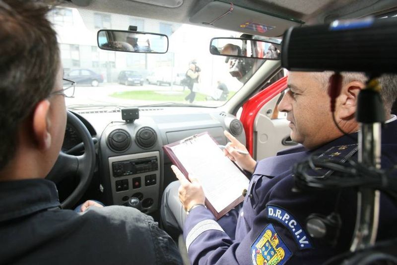 Un tânăr din Iași aflat în carantină s-a prezentat la examenul auto