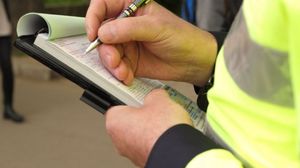 Amendă usturătoare pentru un bărbat care a venit din Italia și a glumit cu autoritățile