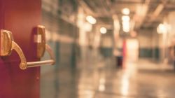 Un bărbat suspect de coronavirus a atacat și scuipat cadrele medicale într-un spital din Italia