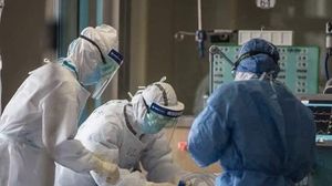 Un medic din Italia, mesaj emoționant de la reanimare: "Azi noapte m-am apropiat de un bătrân, tocmai îi pusesem aparatul pentru respirație artificială. S-a uitat la mine și mi-a șoptit..."