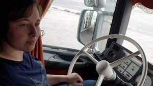 Lucreția, șoferiţă româncă de TIR moartă în Franţa, s-a stins la 15 minute după ce se schimbase la volan cu soţul ei