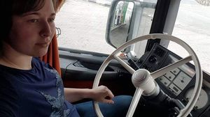 Lucreția, șoferiţă româncă de TIR moartă în Franţa, s-a stins la 15 minute după ce se schimbase la volan cu soţul ei