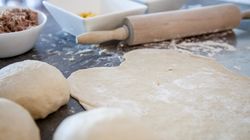 Blat de pizza fara drojdie. Cum pregatesti blatul pentru pizza fara drojdie