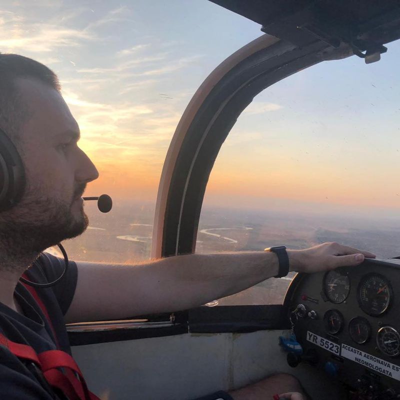 Un pilot și prietenul lui au murit &icirc;n accidentul aviatic din Arad