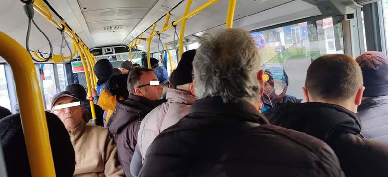 Fotografiile facute intr-un autobuz din Buzau in plina pandemie de coronavirus