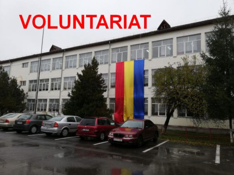 Opt elevi din Targu Jiu sprijină spitalul în lupta cu Covid-19