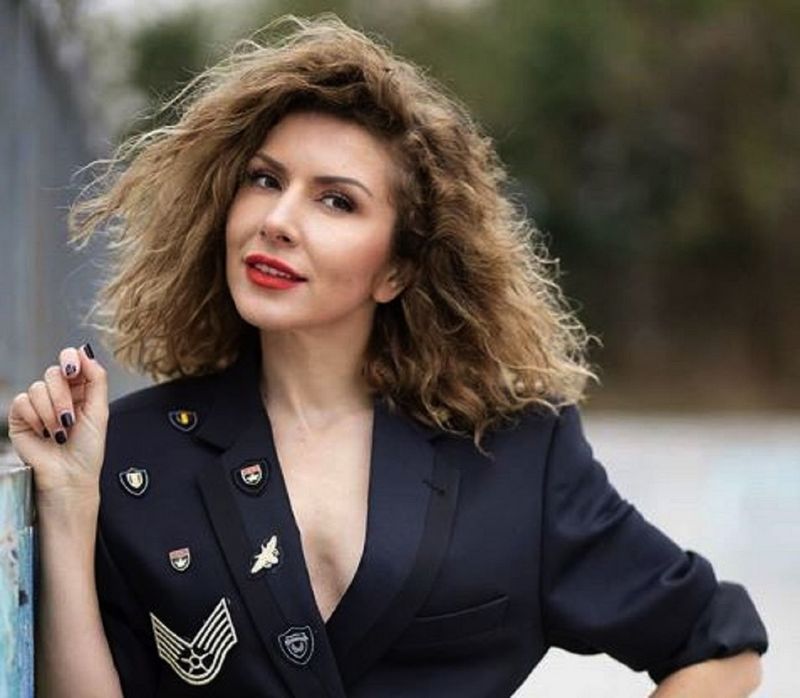 Carmen Brumă, imagini picante de la piscină. Cum s-a fotografiat vedeta