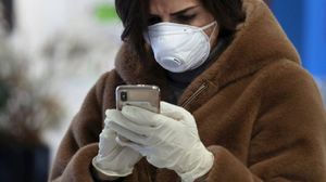 Uită tot ce știai până acum. Cât rezistă, de fapt, coronavirusul pe telefon? Anunțul care răstoarnă tot