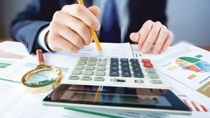 Începând de astăzi, românii pot depune cererile de șomaj tehnic. Câți bani vor primi angajații și care sunt pașii care trebuie urmați