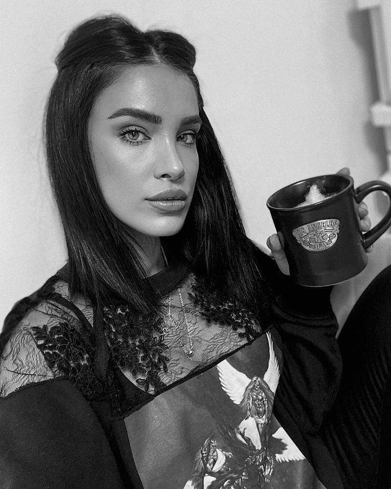 adelina-pestritu-apel.