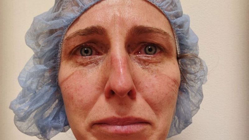 Jennifer Cole O zi în „infern”. Mărturia șocantă a unei asistente: „Știu, în adâncul meu, că nu toți vom supraviețui. Cea mai mica schimbare ne conduce către moarte”