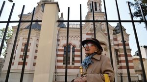 Pot merge la cimitir sau la biserica in timpul starii de urgenta? Raspunsul oficial