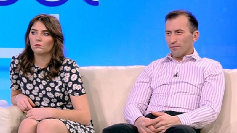 Cine o creste acum pe fetita Vulpitei. Veronica Stegaru s-a mutat la Bucuresti si si-a abandonat fiica la Blagesti Cine o creste acum pe fetita Vulpitei. Veronica Stegaru s-a mutat la Bucuresti si si-a abandonat fiica la Blagesti