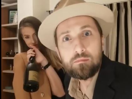 Video- bomba! Ce face Dani Oțil cu iubita manechin &icirc;n izolare