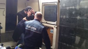 Un bărbat a făcut materiale porno cu nepoatele sale de 5 și șapte ani