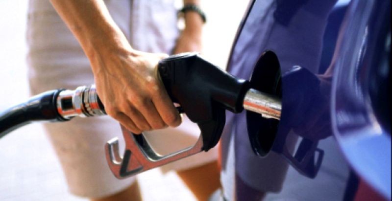 În plină pandemie, carburanții urmează să se ieftinească