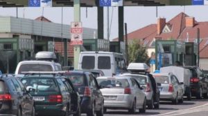 Mii de români se întorc acasă de Paște! Cozi la graniță 