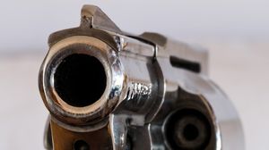 Un politist de 22 de ani din Constanta s-a impuscat cu arma din dotare