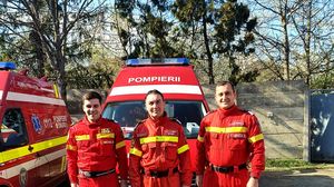 Trei pompieri au ajutat la nașterea unui copil din județul Suceava 