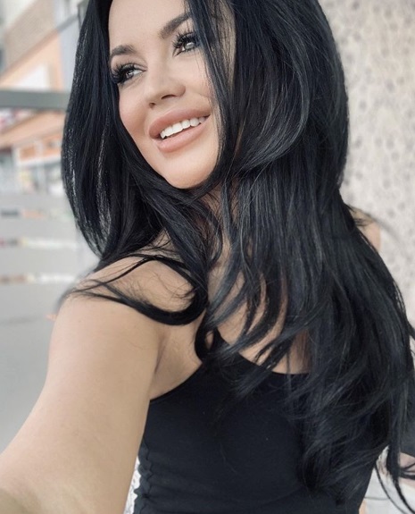 Carmen de la Sălciua, surpriză pentru fani în ziua de Paște Carmen de la Sălciua, surpriză pentru fani în ziua de Paște