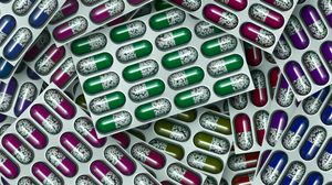 Medicamente pentru tratarea COVID-19, produse in Romania