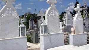 O familie din Timis sta cu cadavrul bunicii in casa. Nu o poate ingropa pana nu e gata testul pentru coronavirus