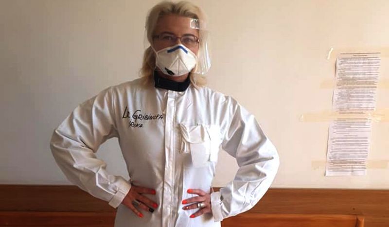 Cum s-a tratat un medic rom&acirc;n singur de coronavirus? A tratat peste 400 de pacienți cu aceeași rețetă: &bdquo;Tratamentul prescris de mine este cel mai bun&rdquo;