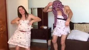 VIDEO. Vulpița și Viorel Stegaru s-au dezlănțuit. Bărbatul a dansat aproape gol și pe tocuri