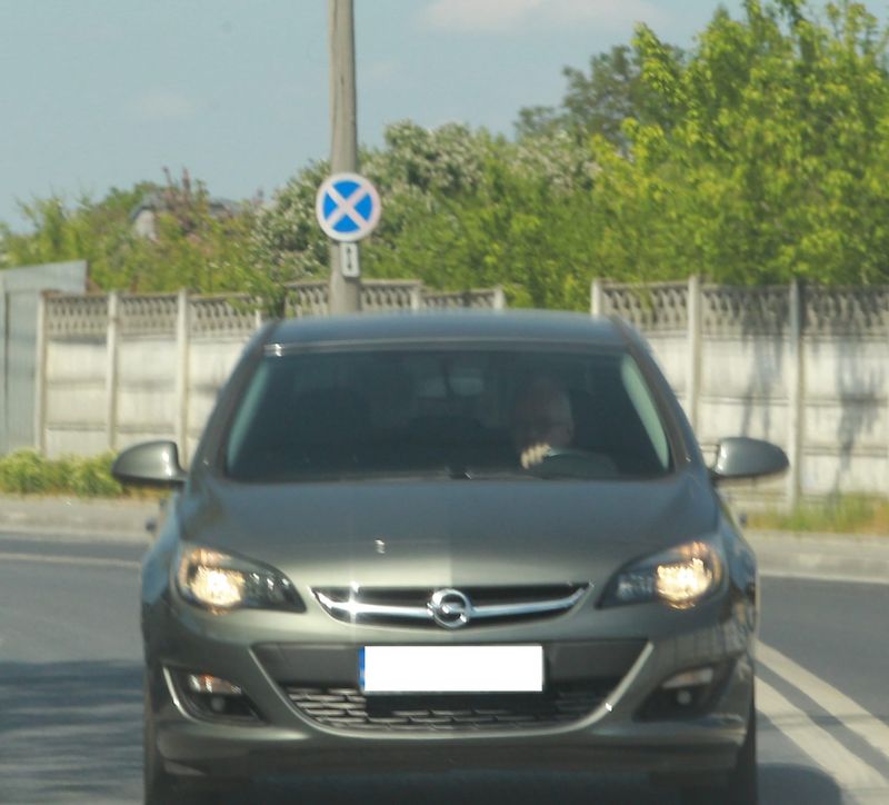 Irinel Columbeanu a ajuns la fundul sacului. Pe vremuri făcea senzație cu mașinile de lux, iar acum conduce un...