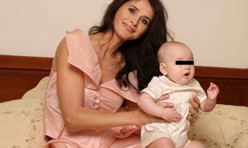 Cum arată fiul Mădălinei Manole la 10 ani după moartea artistei
