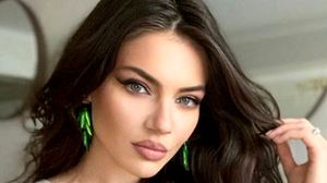 ich Incredibil cum a fost surprinsă Christina Ich târziu în noapte. Avea papuci de casă și..