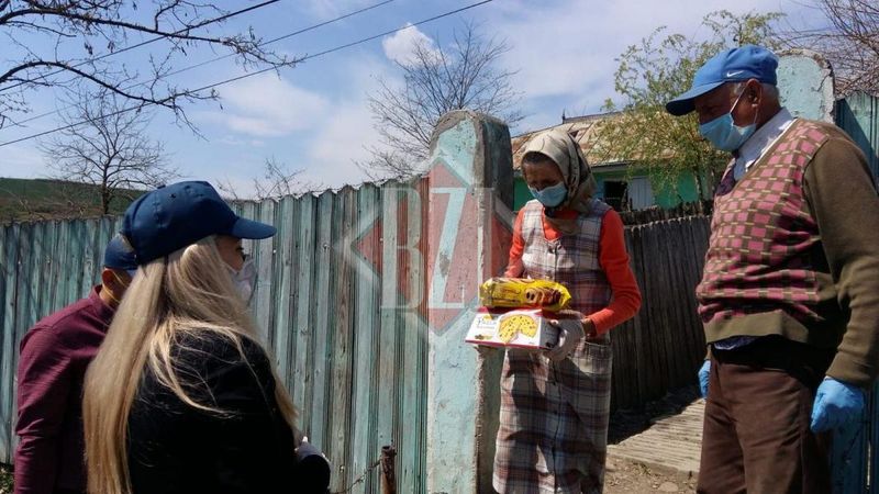 Constantin Florea a inventat salutul anti-coronavirus