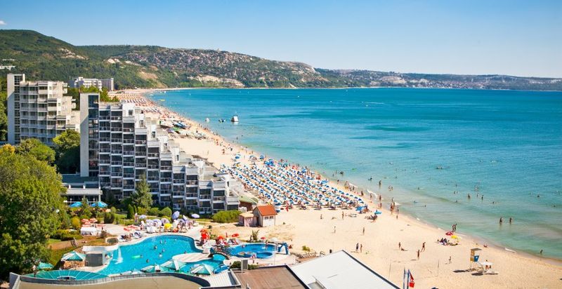 Lovitură pentru hotelierii din România