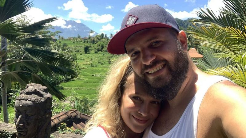 Situație de coșmar pentru Lora și Ghenu &icirc;n Bali. Locul &icirc;n care sunt blocați a fost atacat de un virus mai periculos dec&acirc;t COVID-19