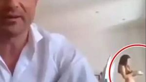 VIDEO scandalos! Jurnalistul a fost prins cu amanta în timpul unei transmisiuni live