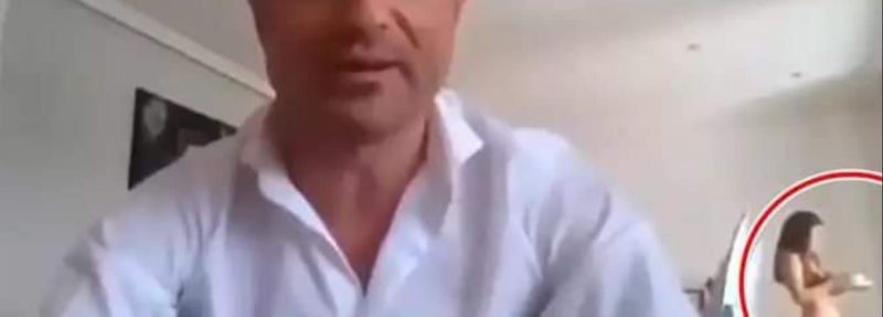 VIDEO scandalos! Jurnalistul a fost prins cu amanta în timpul unei transmisiuni live