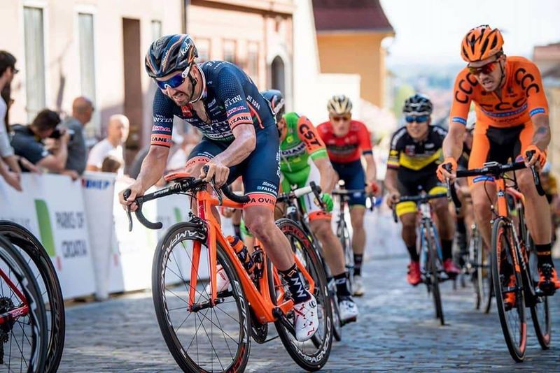 Sportul în Franța se reia cu 10 metri între ciclişti şi alergători! 