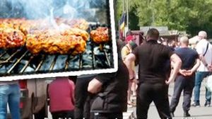 Cozi mari la tarabele cu mici, de 1 Mai muncitoresc Cozi mari la tarabele cu mici, de 1 Mai muncitoresc