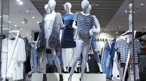 Portugalia: Se redeschid primele magazine dupa o luna si jumatate