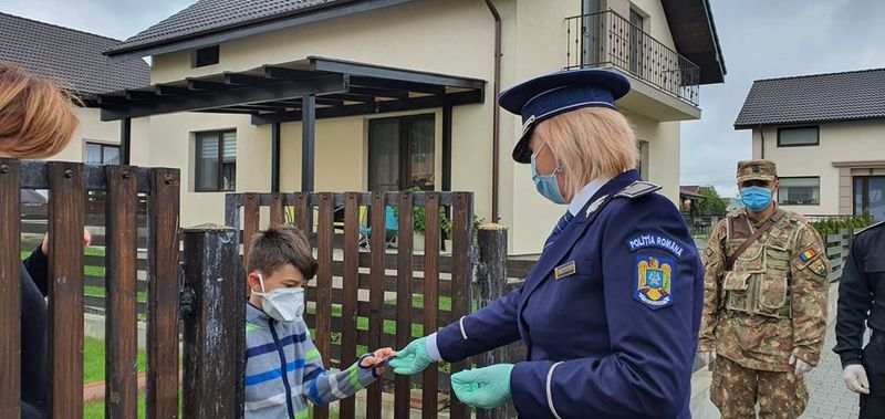 Un băiețel de opt ani din Bistrița, gest emoționant pentru polițiști