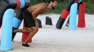 Survivor Romania. Cezar si Lola au castigat aseara, la jocul individual, cate 1000 de dolari;