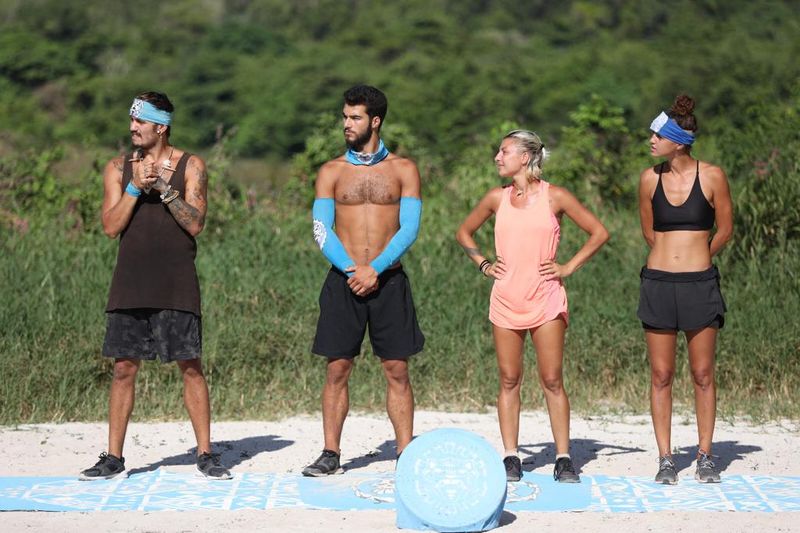 Survivor Romania. Cezar si Lola au castigat aseara, la jocul individual, cate 1000 de dolari;
