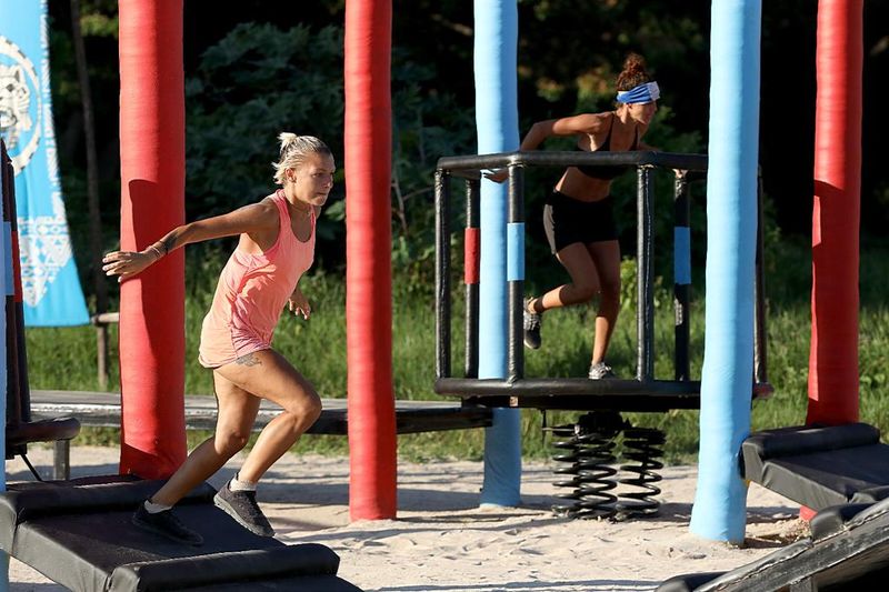 Survivor Romania. Cezar si Lola au castigat aseara, la jocul individual, cate 1000 de dolari;