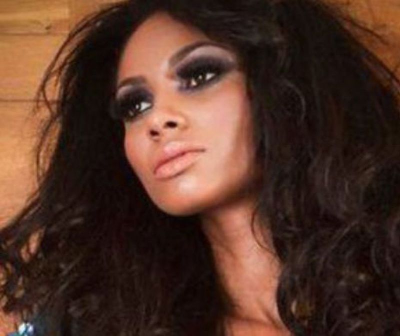 &Icirc;n plină pandemie, Laurette vrea să meargă &icirc;n Londra. Cine este bărbatul pentru care ar &icirc;ncălca orice regulă? &bdquo;Aștept să plec, să stau izolată trei zile și trei nopți cu...&rdquo;